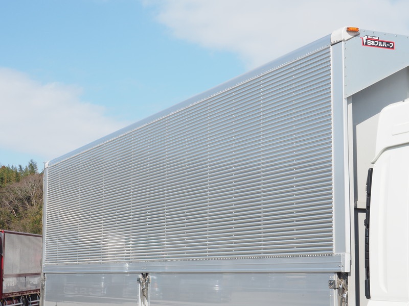 いすゞ ギガ ウイング車 大型 QKG-CYJ77B 年式 H28[写真09]