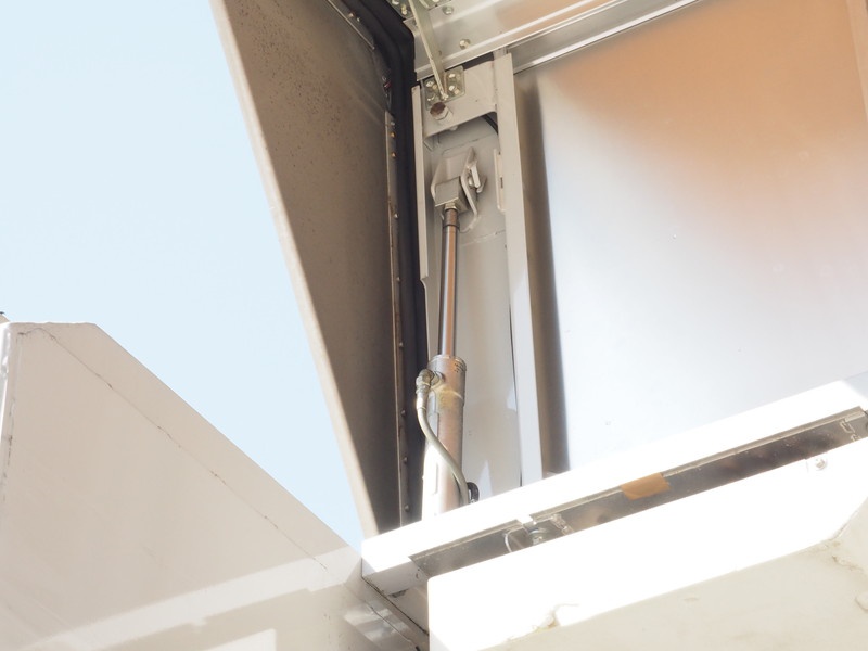 いすゞ フォワード 冷凍ウイング 中型 PKG-FRR90S2 年式 H21[写真15]