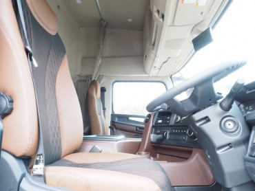 日野 プロフィア ウイング車 大型 2RG-FW1AHG 年式 H29 [写真12]