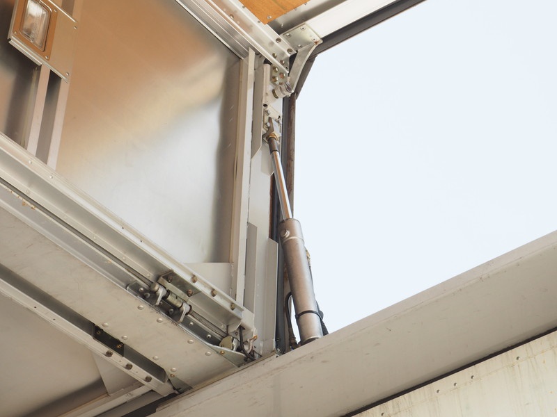 いすゞ ギガ ウイング車 大型 PKG-CYJ77W8 年式 H19[写真24]