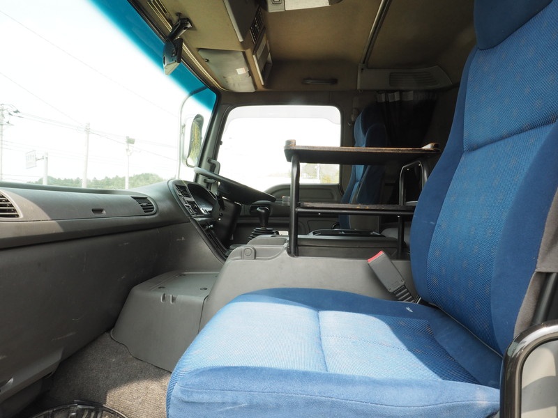 いすゞ ギガ ウイング車 大型 PKG-CYJ77W8 年式 H19[写真40]