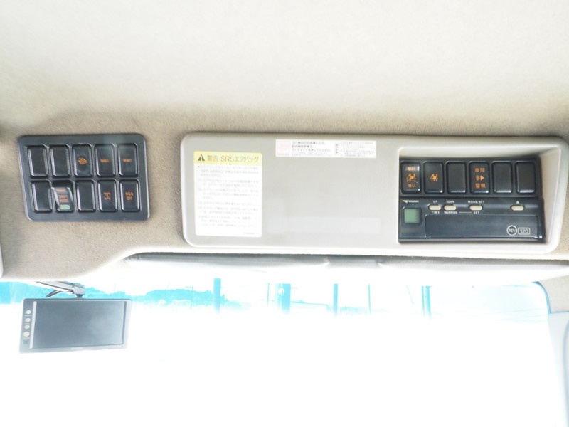 いすゞ ギガ ウイング車 大型 PKG-CYJ77W8 年式 H19[写真41]