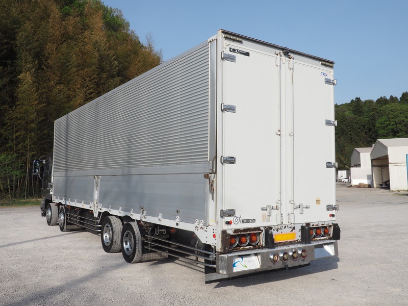 いすゞ ギガ ウイング車 大型 PJ-CYJ51W5 年式 H17[写真07]