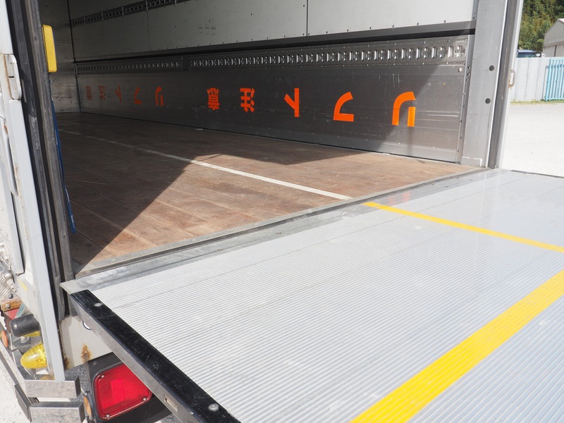 いすゞ フォワード ウイング車 中型 PDG-FRR34T2 年式 H23[写真28]