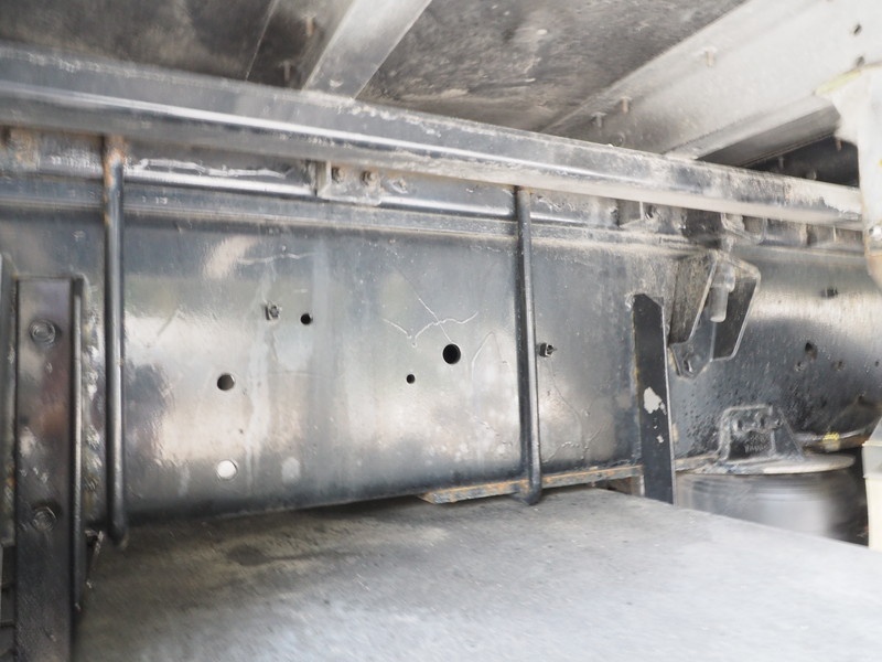 いすゞ ギガ ウイング車 大型 LKG-CYJ77A 年式 H23[写真51]