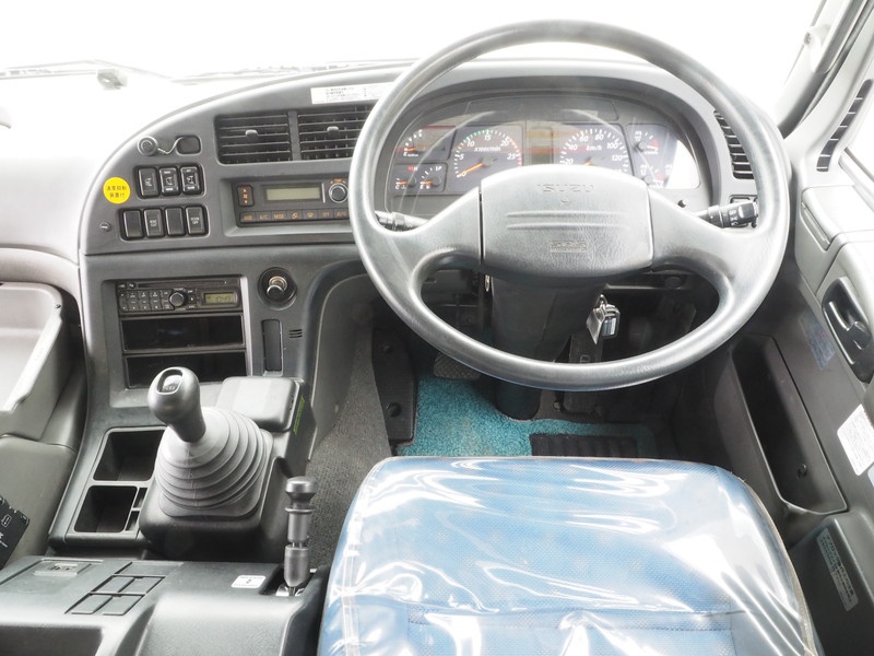 いすゞ ギガ ウイング車 大型 LKG-CYJ77A 年式 H23[写真40]