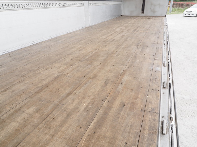 いすゞ ギガ ウイング車 大型 LKG-CYJ77A 年式 H23[写真15]