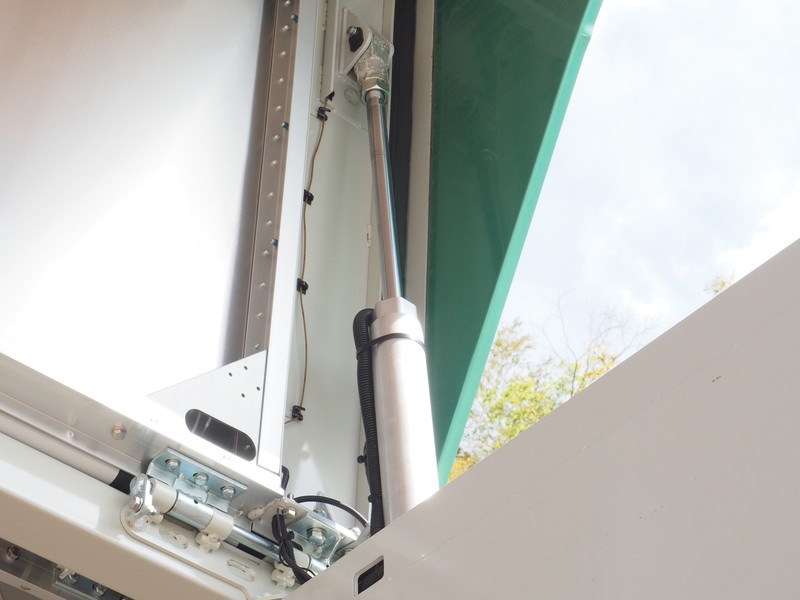 いすゞ フォワード ウイング車 中型 TKG-FRR90T2 年式 H27[写真25]