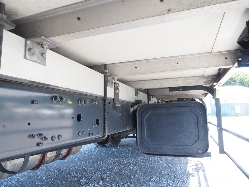 三菱ふそう ファイター 冷凍バン 中型 SKG-FK64F 年式 H23[写真31]