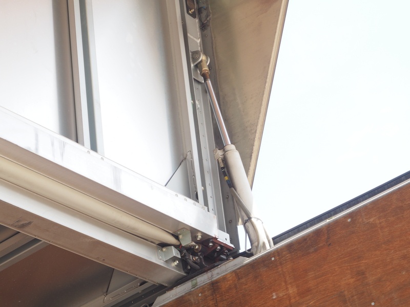 日野 グランドプロフィア ウイング車 大型 BDG-FW1EXYG 年式 H19[写真18]