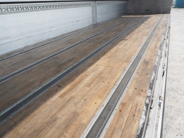 いすゞ ギガ ウイング車 大型 PKG-CYJ77W8 年式 H19 [写真15]