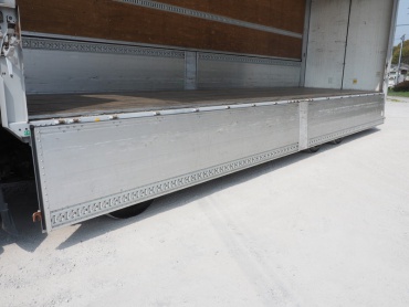 いすゞ ギガ ウイング車 大型 PKG-CYJ77W8 年式 H19 [写真22]