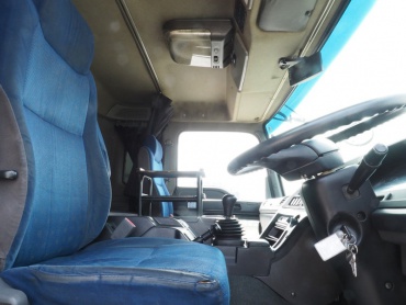 いすゞ ギガ ウイング車 大型 PKG-CYJ77W8 年式 H19 [写真38]