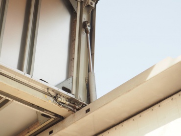 いすゞ ギガ ウイング車 大型 PJ-CYJ51W5 年式 H17 [写真18]