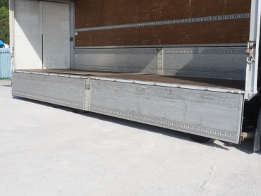 いすゞ ギガ ウイング車 大型 PJ-CYJ51W5 年式 H17 [写真12]