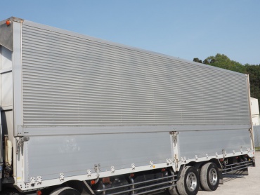 いすゞ ギガ ウイング車 大型 PJ-CYJ51W5 年式 H17 [写真20]