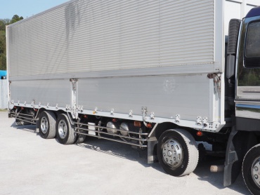 いすゞ ギガ ウイング車 大型 PJ-CYJ51W5 年式 H17 [写真10]