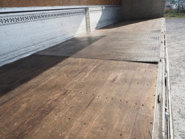 いすゞ ギガ ウイング車 大型 PJ-CYJ51W5 年式 H17 [写真15]