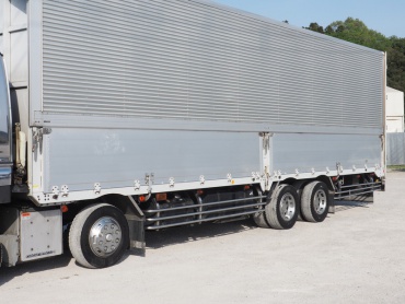 いすゞ ギガ ウイング車 大型 PJ-CYJ51W5 年式 H17 [写真21]