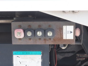 三菱ふそう ファイター ウイング車 中型 PA-FK61F 年式 H17 [写真31]