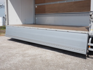 いすゞ フォワード ウイング車 中型 TKG-FRR90T2 年式 H27 [写真12]