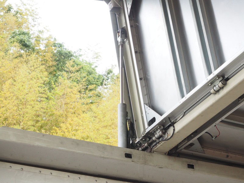 いすゞ ギガ ウイング車 大型 PJ-CYJ51W6 年式 H18[写真17]