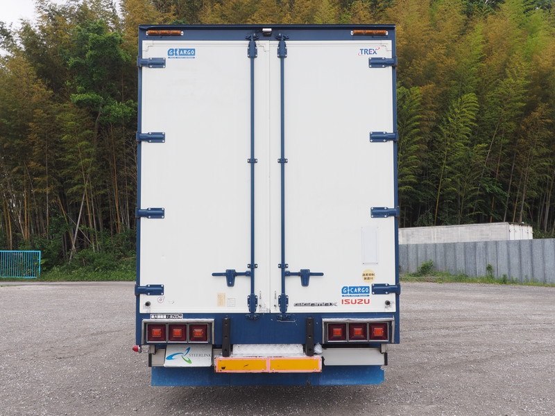 いすゞ ギガ ウイング車 大型 PJ-CYJ51W6 年式 H18[写真06]