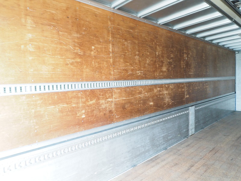 いすゞ ギガ ウイング車 大型 PJ-CYJ51W6 年式 H18[写真30]