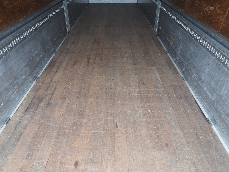 いすゞ ギガ ウイング車 大型 PJ-CYJ51W6 年式 H18[写真28]