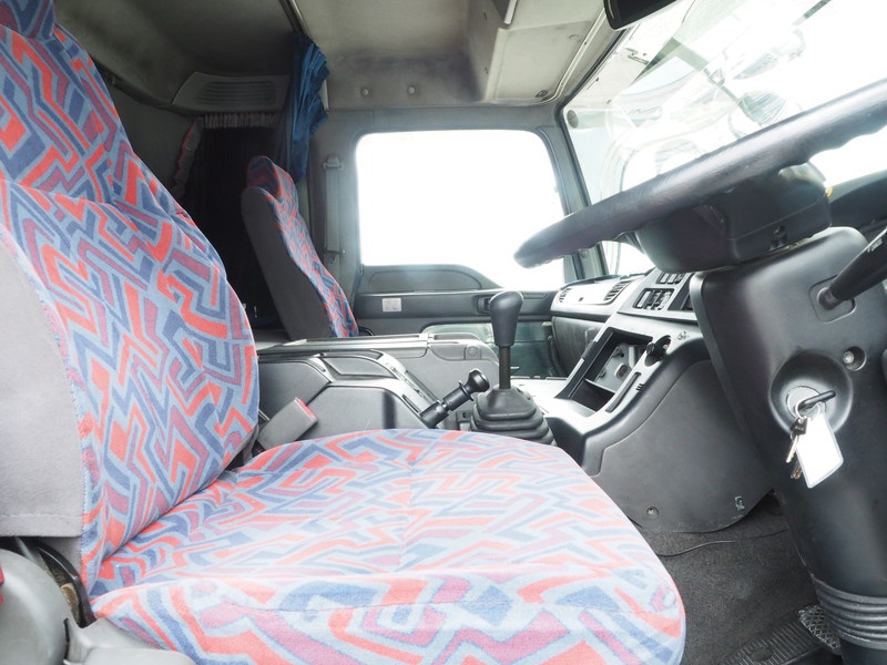 いすゞ ギガ ウイング車 大型 PJ-CYJ51W6 年式 H18[写真34]