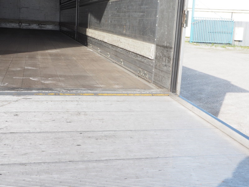 三菱ふそう スーパーグレート ウイング車 大型 BDG-FS54JZ 年式 H21[写真26]