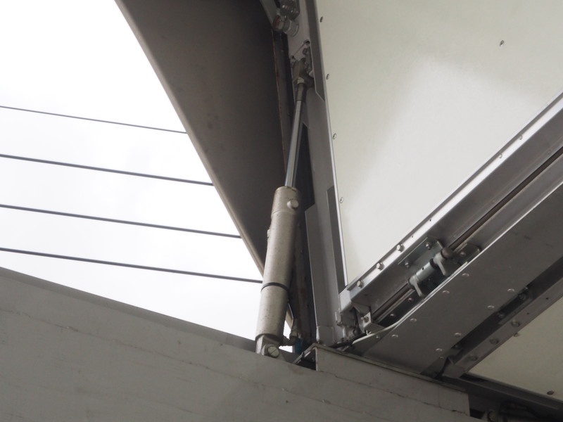 三菱ふそう スーパーグレート ウイング車 大型 LKG-FS54VZ 年式 H22[写真24]