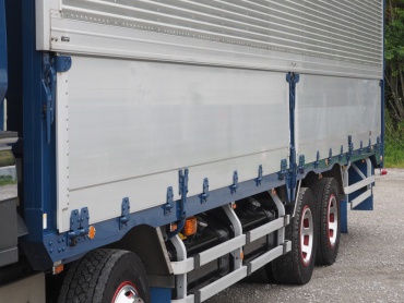 いすゞ ギガ ウイング車 大型 PJ-CYJ51W6 年式 H18 [写真21]