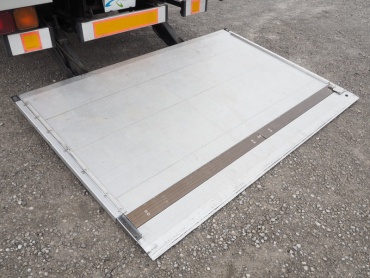 いすゞ フォワード ウイング車 中型 PKG-FRR90S2 年式 H22 [写真28]