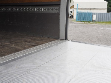 いすゞ フォワード ウイング車 中型 PKG-FRR90S2 年式 H22 [写真29]