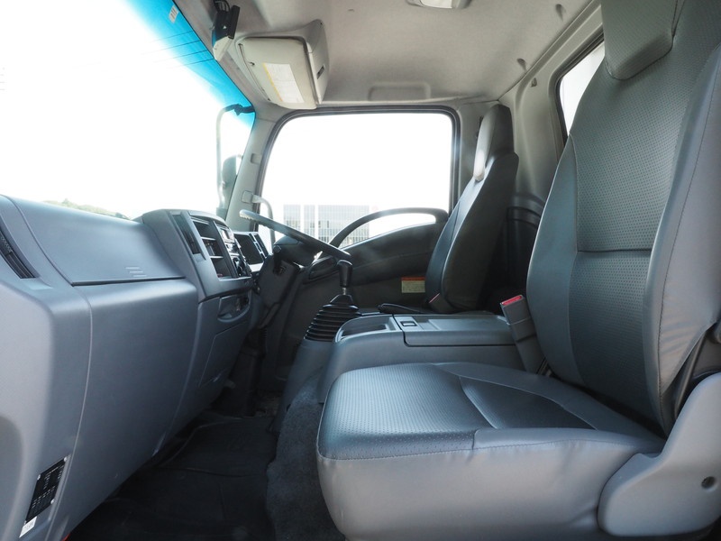 いすゞ フォワード 冷凍バン 中型 TKG-FRR90S2 年式 H25[写真28]