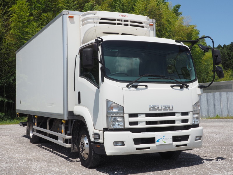 いすゞ フォワード 冷凍バン 中型 TKG-FRR90S2 年式 H25[写真04]