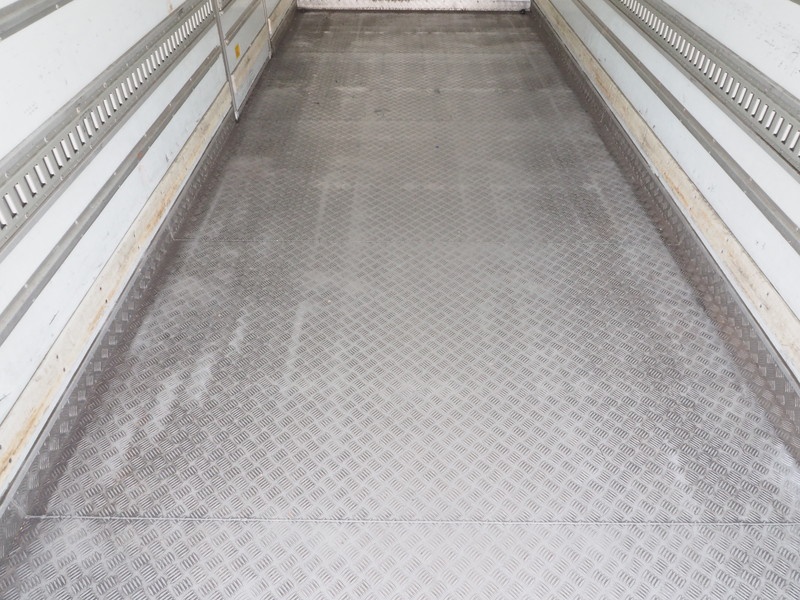 いすゞ フォワード 冷凍バン 中型 TKG-FRR90S2 年式 H25[写真21]