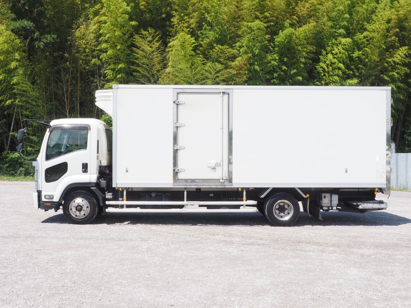 いすゞ フォワード 冷凍バン 中型 TKG-FRR90S2 年式 H25[写真10]