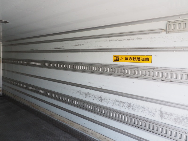 いすゞ フォワード 冷凍バン 中型 TKG-FRR90S2 年式 H25[写真22]