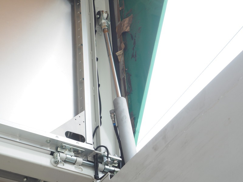 いすゞ ギガ ウイング車 大型 QKG-CYJ77A 年式 H25[写真18]