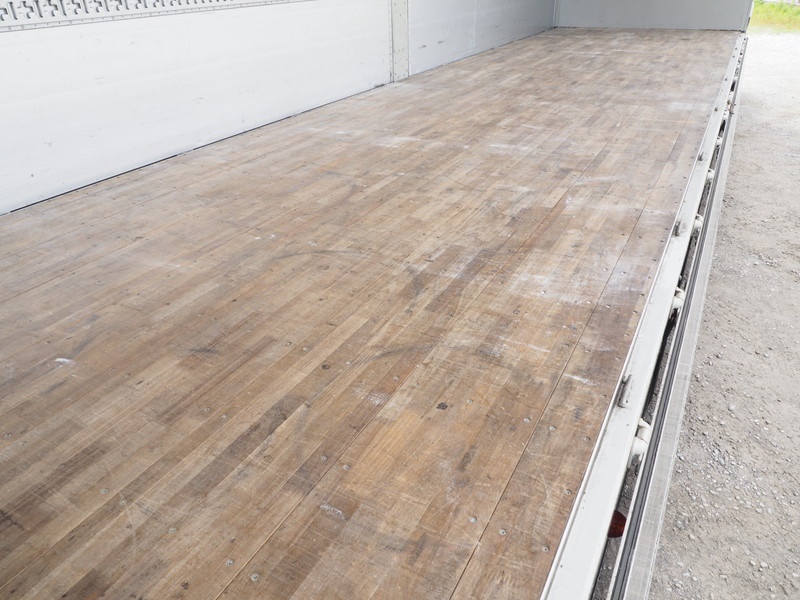 いすゞ ギガ ウイング車 大型 QKG-CYJ77A 年式 H25[写真15]