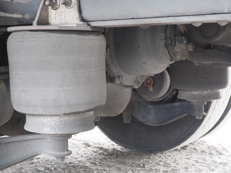 いすゞ ギガ ウイング車 大型 QKG-CYJ77A 年式 H25[写真44]