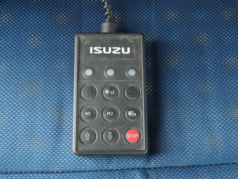 いすゞ ギガ ウイング車 大型 QKG-CYJ77A 年式 H25[写真40]