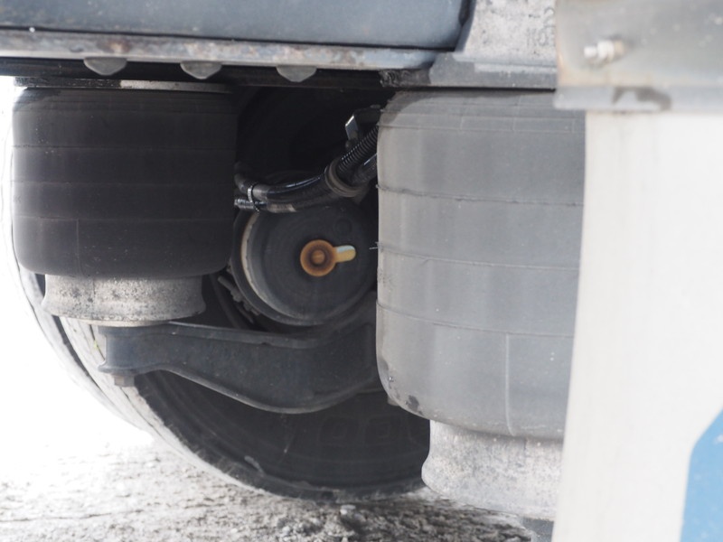 いすゞ ギガ ウイング車 大型 QKG-CYJ77A 年式 H25[写真46]