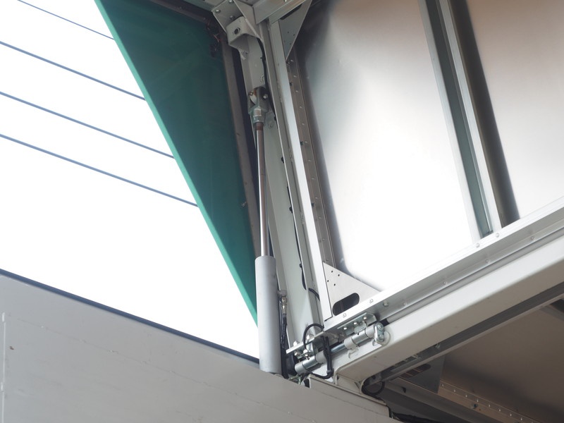 いすゞ ギガ ウイング車 大型 QKG-CYJ77A 年式 H25[写真24]