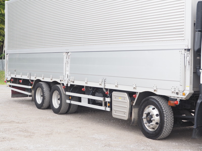 いすゞ ギガ ウイング車 大型 QKG-CYJ77A 年式 H25[写真10]