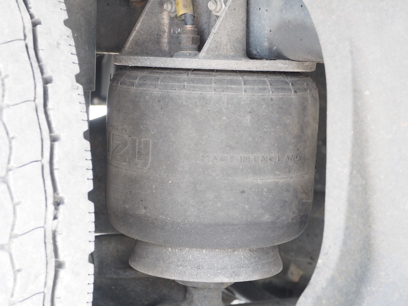 いすゞ フォワード ウイング車 中型 TKG‐FRR90T2 年式 H26[写真47]