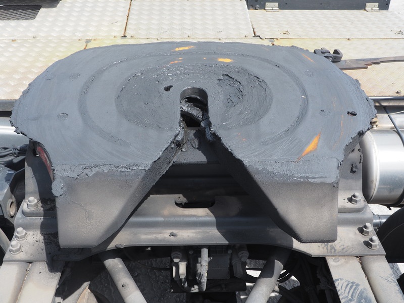 三菱ふそう スーパーグレート トラクタ 大型 QKG-FP64VDR 年式 H28[写真16]