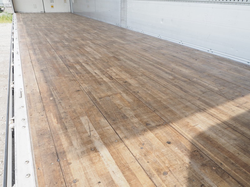 いすゞ ギガ ウイング車 大型 LKG-CYJ77A 年式 H24[写真14]